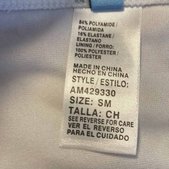 Luxury Resort like bathing suit - Picture 5 of 8